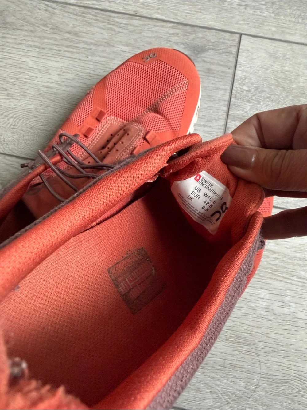 On cloud Running REI Athletic Shoe in Coral and Maroon size 10.5
